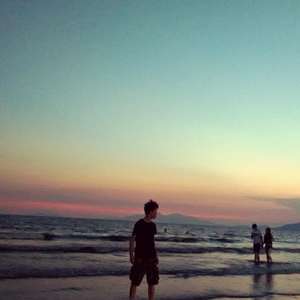 跪床上去自己把屁股扒开视频
